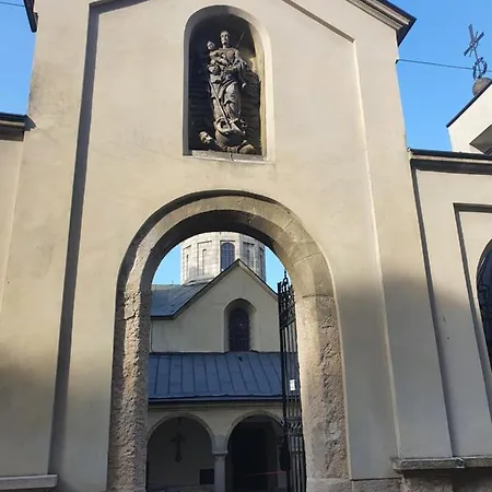 у шевальє. *