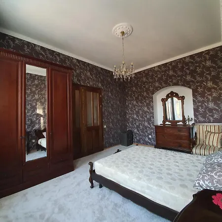 у шевальє. Leopoli