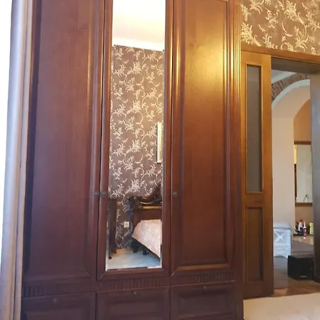 у шевальє. Leopoli