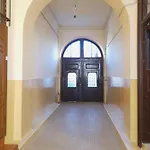 у шевальє. 利沃夫