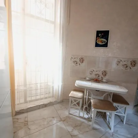 у шевальє. *