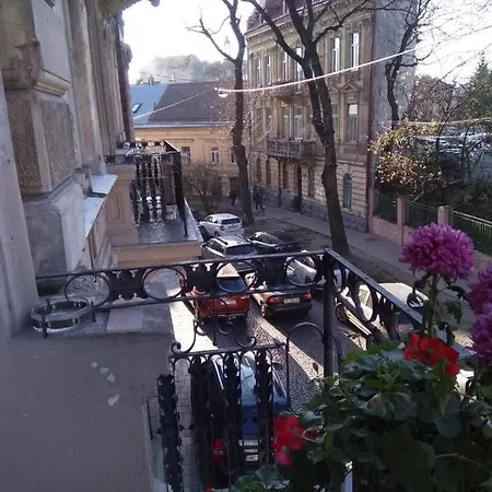 Apartment у шевальє. *