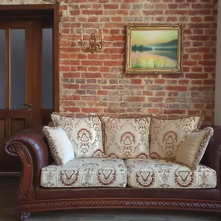 у шевальє. Apartment