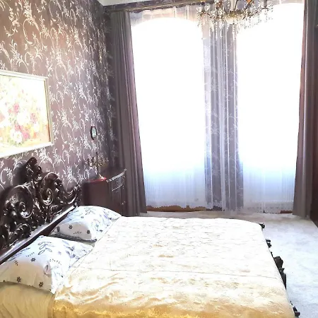 у шевальє. Apartment