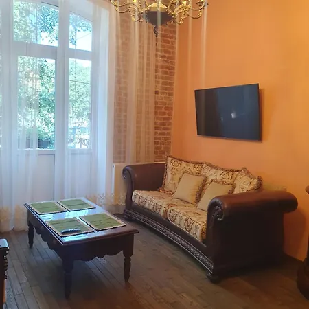 у шевальє. *