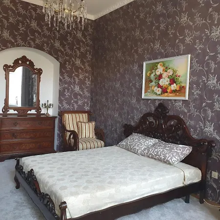 у шевальє. Apartman Lviv